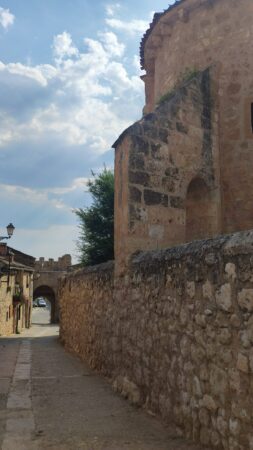 Turégano Arco de entrada e Iglesia