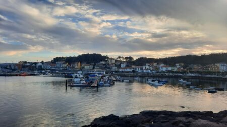 Camariñas vista desde el puerto 